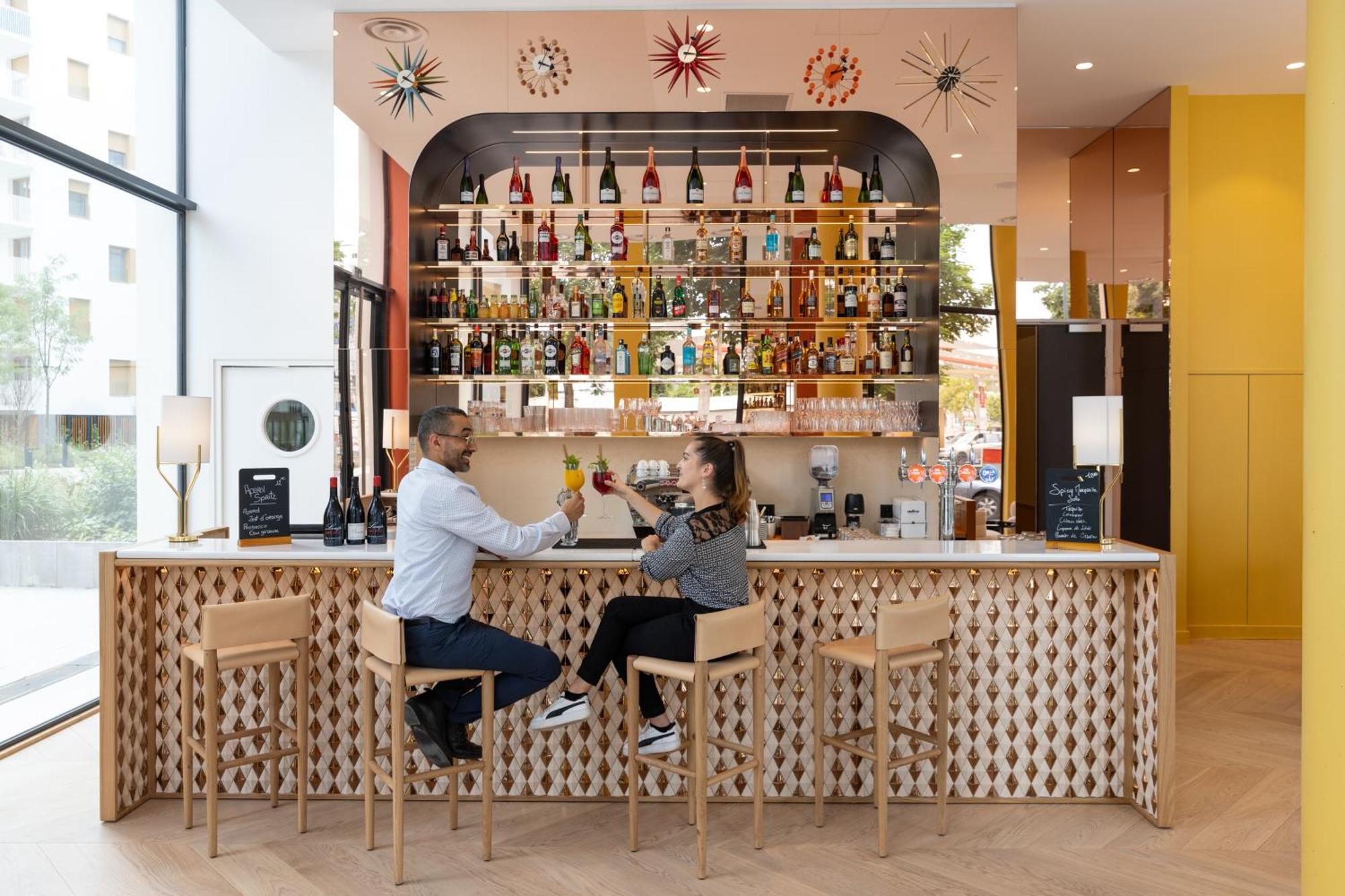 Hotel Kyriad Prestige Paris Asnieres Exterior photo