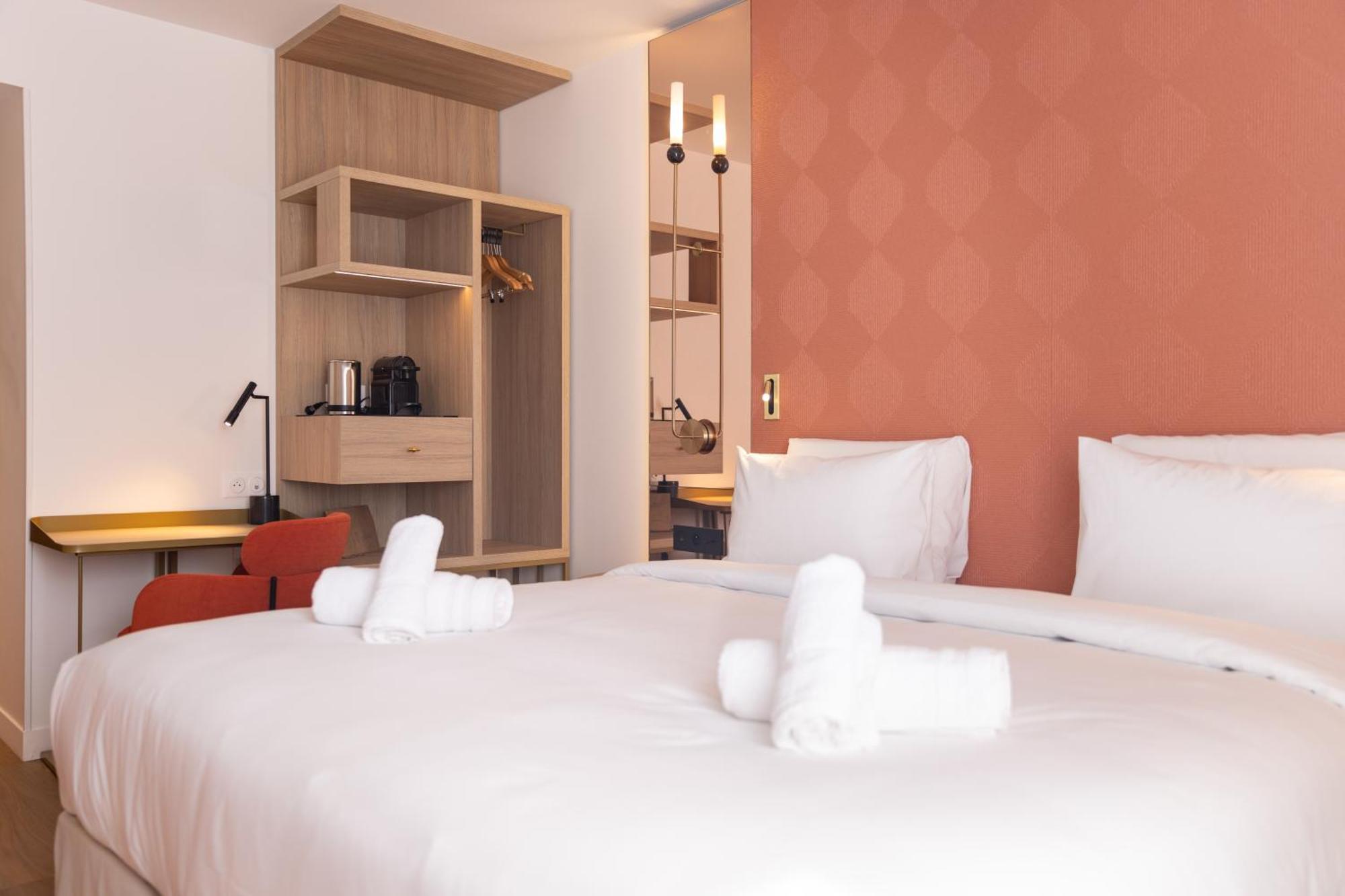 Hotel Kyriad Prestige Paris Asnieres Exterior photo