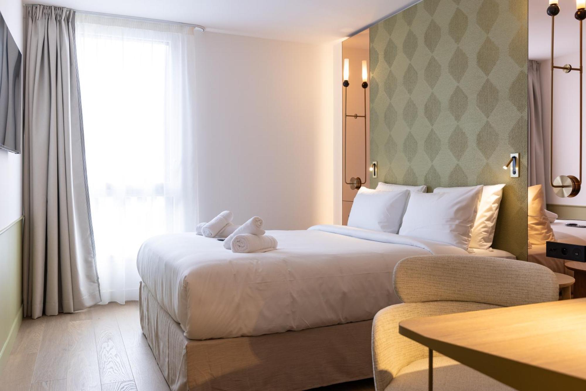 Hotel Kyriad Prestige Paris Asnieres Exterior photo