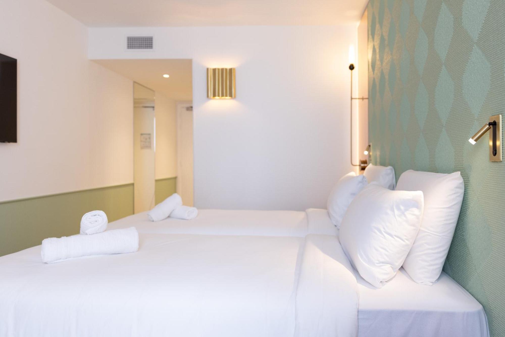 Hotel Kyriad Prestige Paris Asnieres Exterior photo