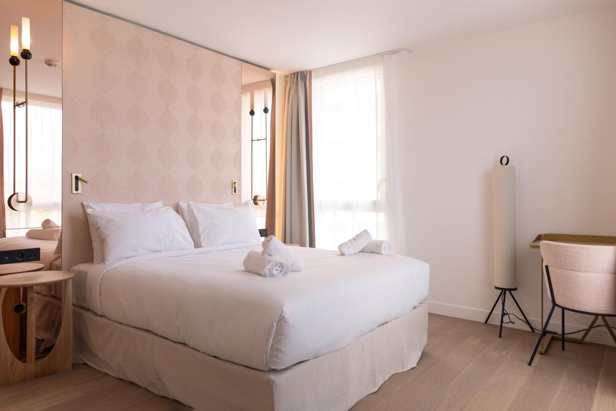 Hotel Kyriad Prestige Paris Asnieres Exterior photo