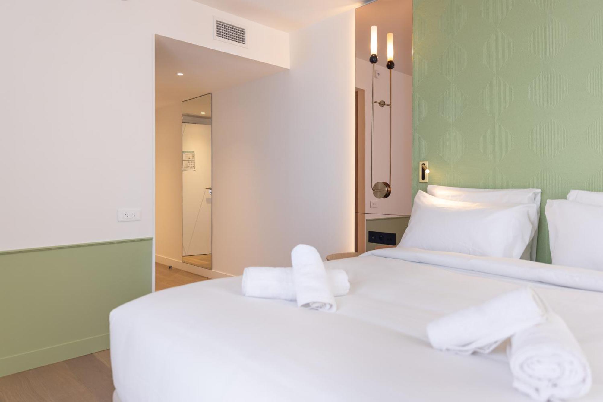 Hotel Kyriad Prestige Paris Asnieres Exterior photo